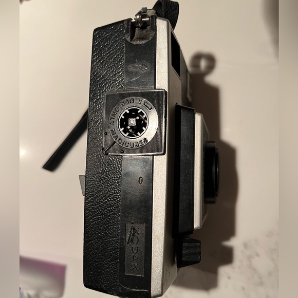 Two vintage cameras. Capital deluxe 110 is new/unused. Kodak instamatic x-15. - Picture 7 of 8